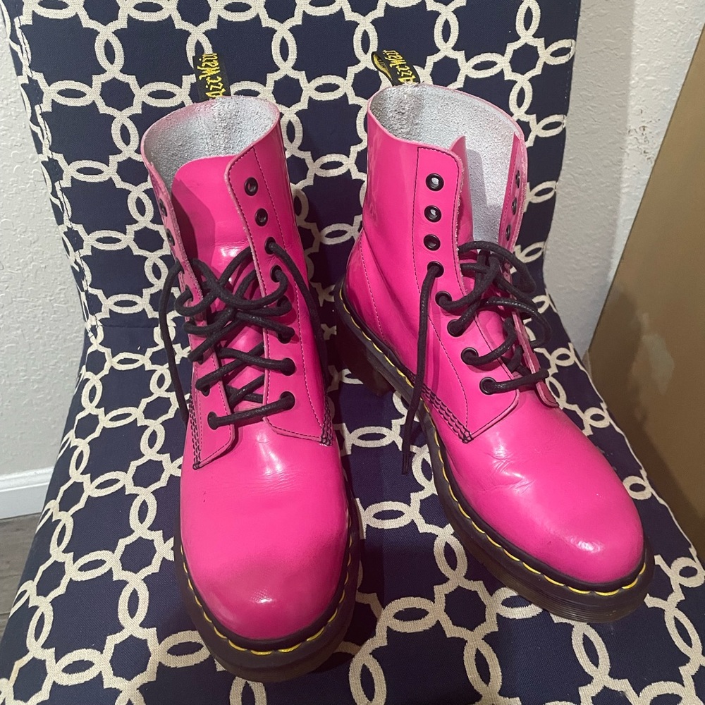Dr Martens real 💯 real size 9 pink